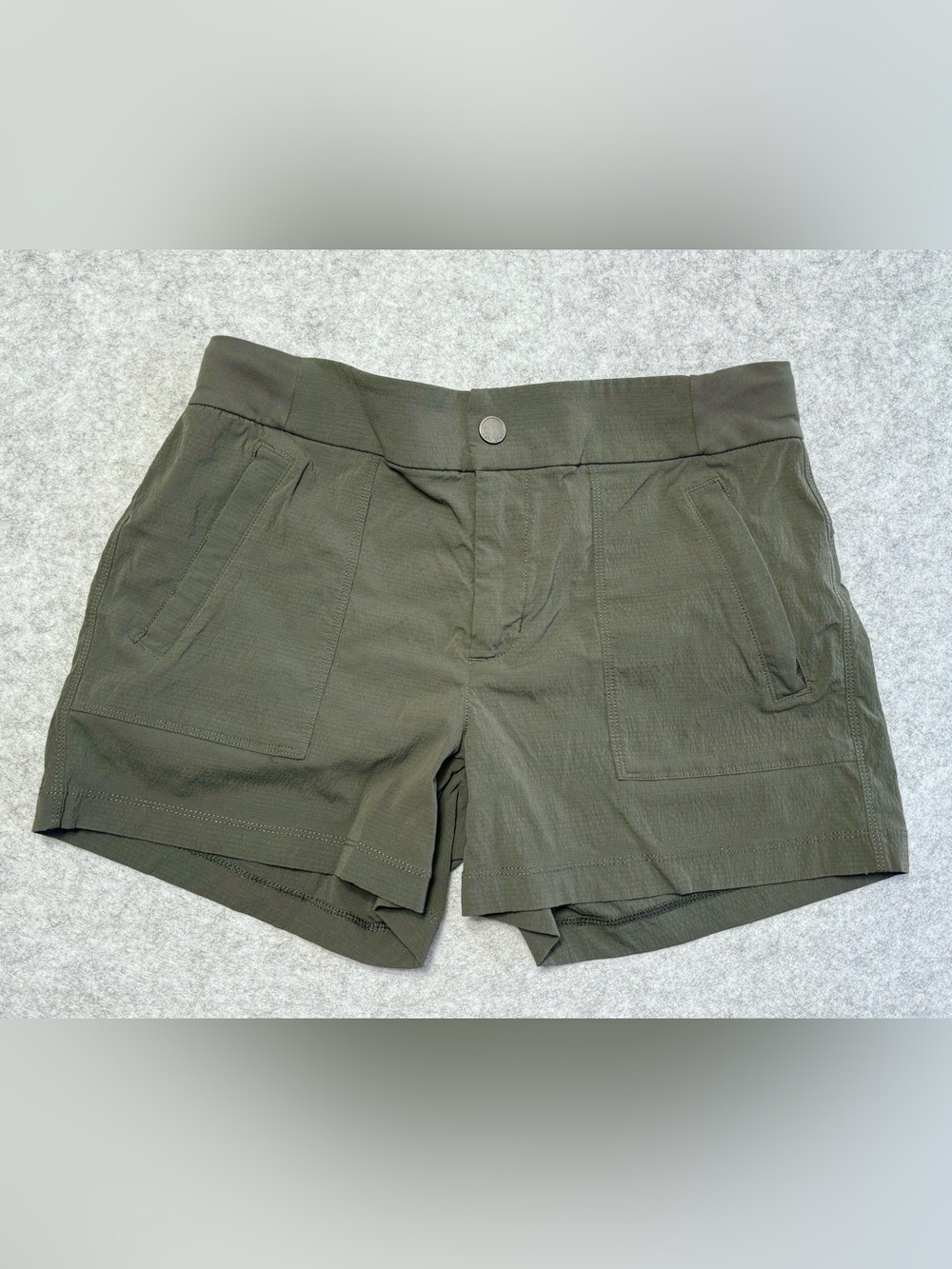 Athleta Olive Green Hiking Travel Shorts Size 6 Stretch Utility Outdoor